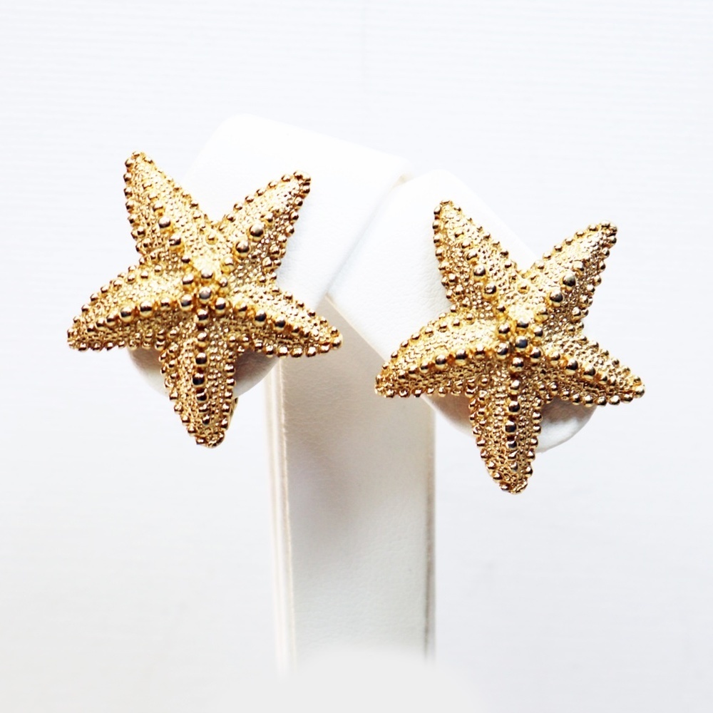 Vintage Monet Starfish Parure - Triple Gold Plated Clip-on Earrings & Brooch EUC - Picture 4 of 16